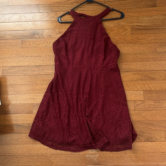 Maroon lacey dress - Picture 2 of 4